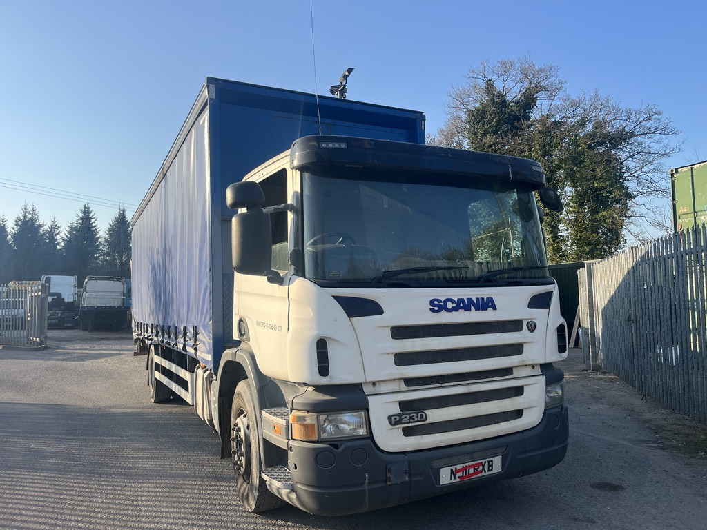 Scania P230 4x2 Curtain side - Kravas automašīna ar tentu: foto 1 Scania P230 4x2 Curtain side - Kravas automašīna ar tentu: foto 1
