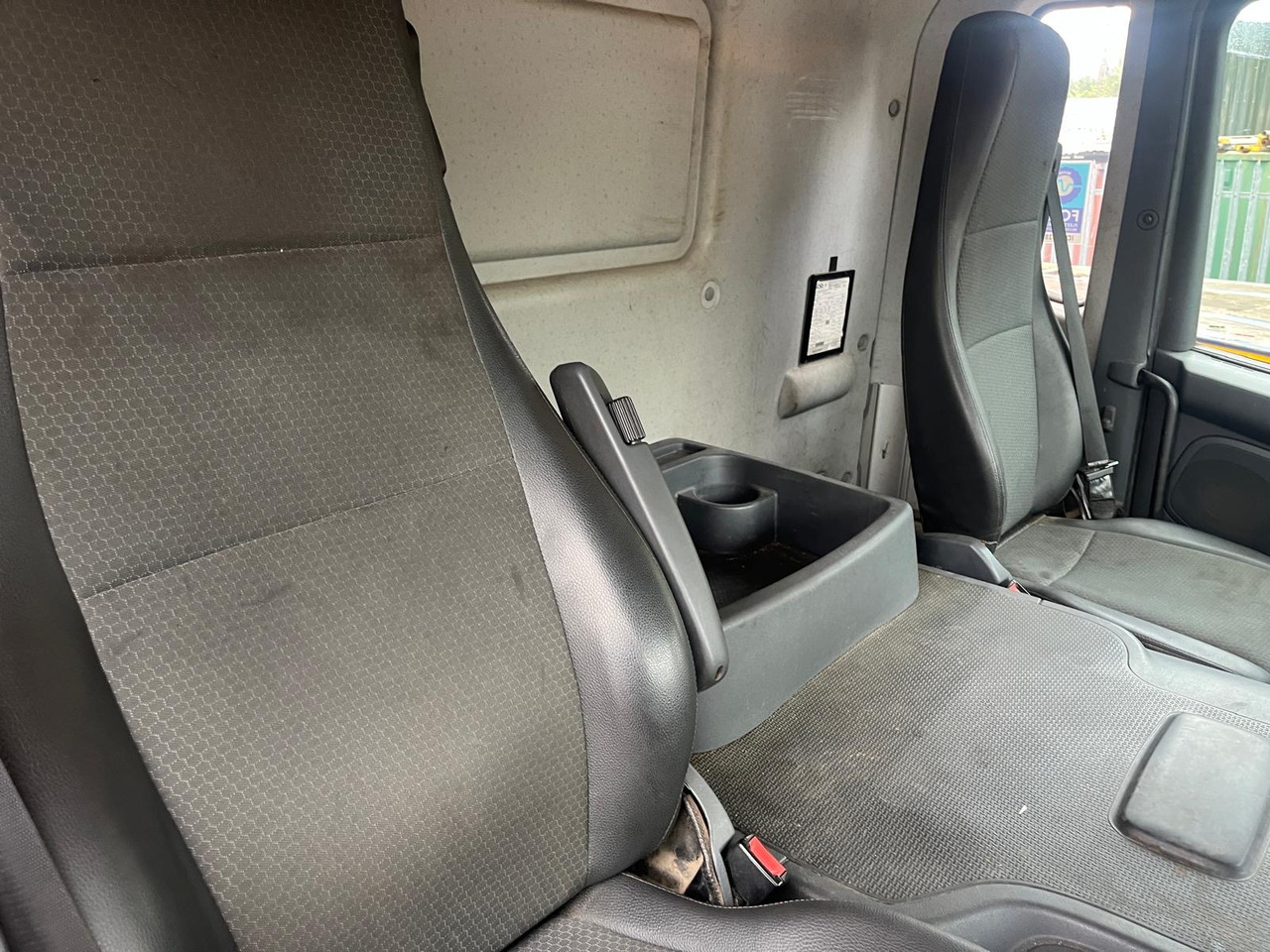 Scania P280 - Bortu kravas automašīna/ Platforma: foto 5 Scania P280 - Bortu kravas automašīna/ Platforma: foto 5