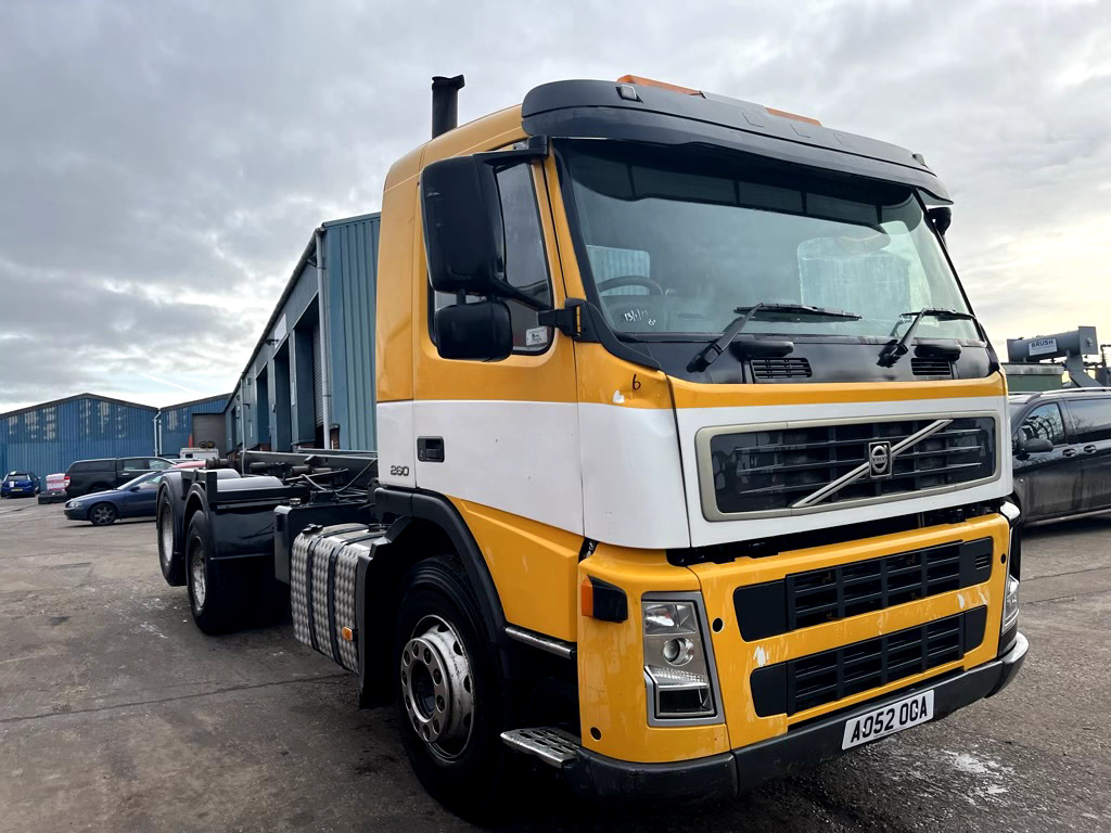 VOLVO FM9 260 6X2 - Šasija kravas automašīna: foto 1 VOLVO FM9 260 6X2 - Šasija kravas automašīna: foto 1