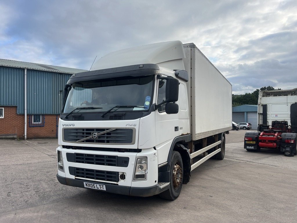 Volvo FM9 300 4x2 Box Van - Furgons ar slēgtā virsbūve: foto 1 Volvo FM9 300 4x2 Box Van - Furgons ar slēgtā virsbūve: foto 1