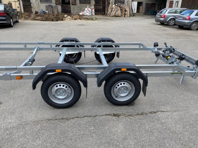 Brenderup Premium Bootsanhänger 242000TB SR mit Superrollen, 2,0 to. 7,2m/ 24 Fuß - Laivu piekabe: foto 5 Brenderup Premium Bootsanhänger 242000TB SR mit Superrollen, 2,0 to. 7,2m/ 24 Fuß - Laivu piekabe: foto 5