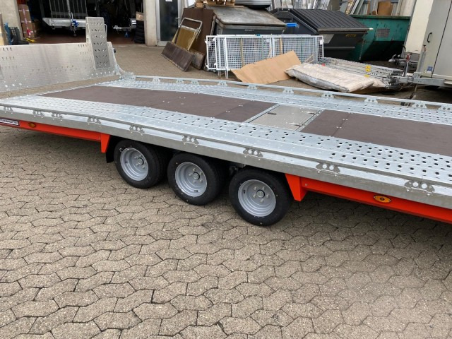 Brian James T Transporter, 231-5521-35-3-10, 5500 x 2100 mm, 3,5 to. kippbar mit Auffahrrampe - Piekabe autovedējs: foto 4 Brian James T Transporter, 231-5521-35-3-10, 5500 x 2100 mm, 3,5 to. kippbar mit Auffahrrampe - Piekabe autovedējs: foto 4