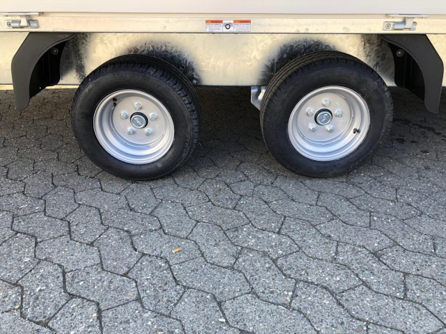 Humbaur HN 304121 Hochlader 3,0 to. 4100 x 2100 x 350 mm - Auto piekabe: foto 4 Humbaur HN 304121 Hochlader 3,0 to. 4100 x 2100 x 350 mm - Auto piekabe: foto 4