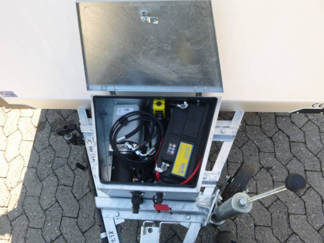Humbaur Koffer Absenkanhänger mit E-Pumpe HKT 183117-18P, 100 km/h 1,8 t. 3100 x 1765 x 1800 mm - Piekabe slēgtā virsbūve: foto 5 Humbaur Koffer Absenkanhänger mit E-Pumpe HKT 183117-18P, 100 km/h 1,8 t. 3100 x 1765 x 1800 mm - Piekabe slēgtā virsbūve: foto 5