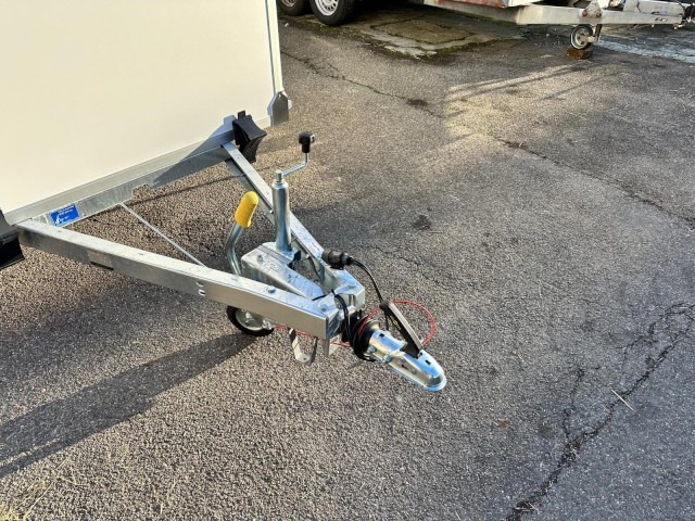 Humbaur Koffer HK 152515-15P FlexZurr 1,5 t. 2510 x 1310 x 1520 mm - Piekabe slēgtā virsbūve: foto 2 Humbaur Koffer HK 152515-15P FlexZurr 1,5 t. 2510 x 1310 x 1520 mm - Piekabe slēgtā virsbūve: foto 2