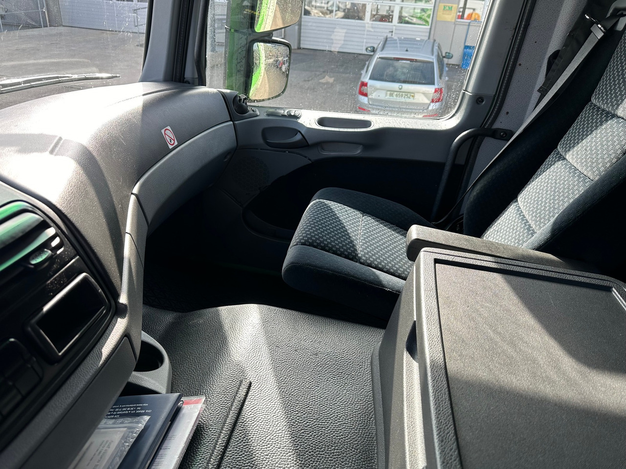 MERCEDES-BENZ Actros 18.36 Kühler Hebebühne - Kravas automašīna refrižerators: foto 5 MERCEDES-BENZ Actros 18.36 Kühler Hebebühne - Kravas automašīna refrižerators: foto 5
