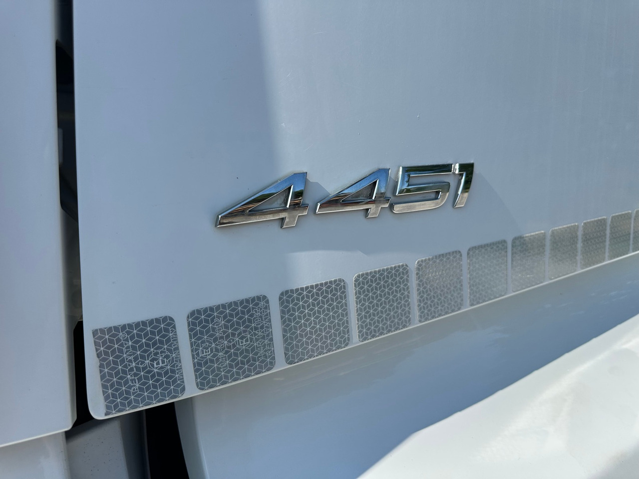 MERCEDES-BENZ Arocs 4451 10x4 Kipper - Kravas automašīna pašizgāzējs: foto 3 MERCEDES-BENZ Arocs 4451 10x4 Kipper - Kravas automašīna pašizgāzējs: foto 3
