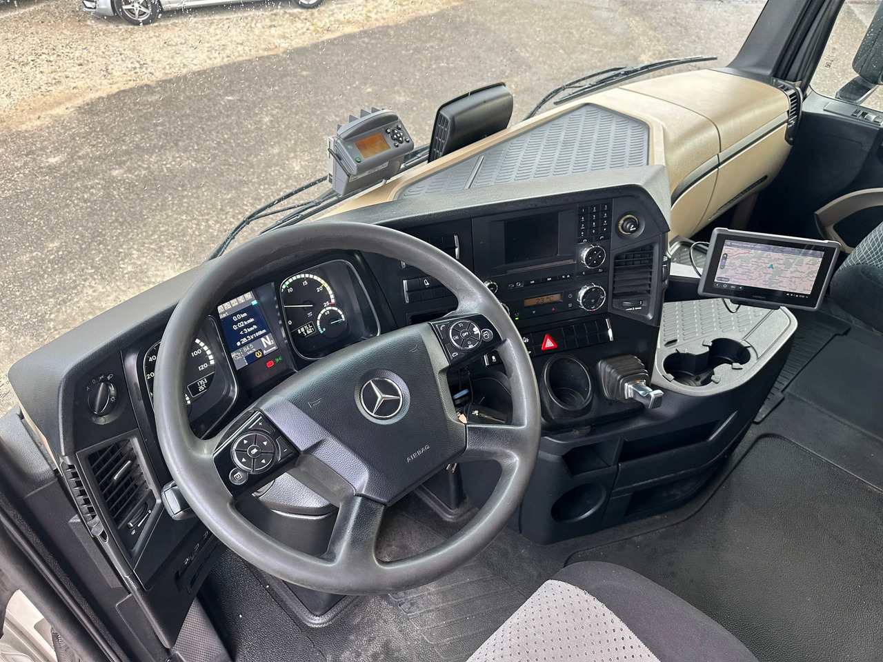 MERCEDES-BENZ actros 18.42 4x2 Gas-Kühlfahrzeug - Kravas automašīna refrižerators: foto 3 MERCEDES-BENZ actros 18.42 4x2 Gas-Kühlfahrzeug - Kravas automašīna refrižerators: foto 3