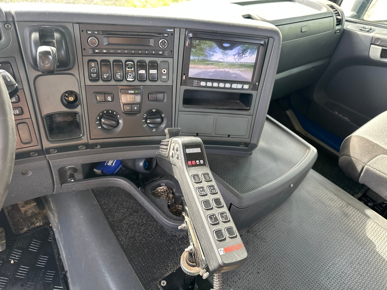 SCANIA G450 8x4 Abrollkipper - Pacēlājs ar āķi: foto 2 SCANIA G450 8x4 Abrollkipper - Pacēlājs ar āķi: foto 2