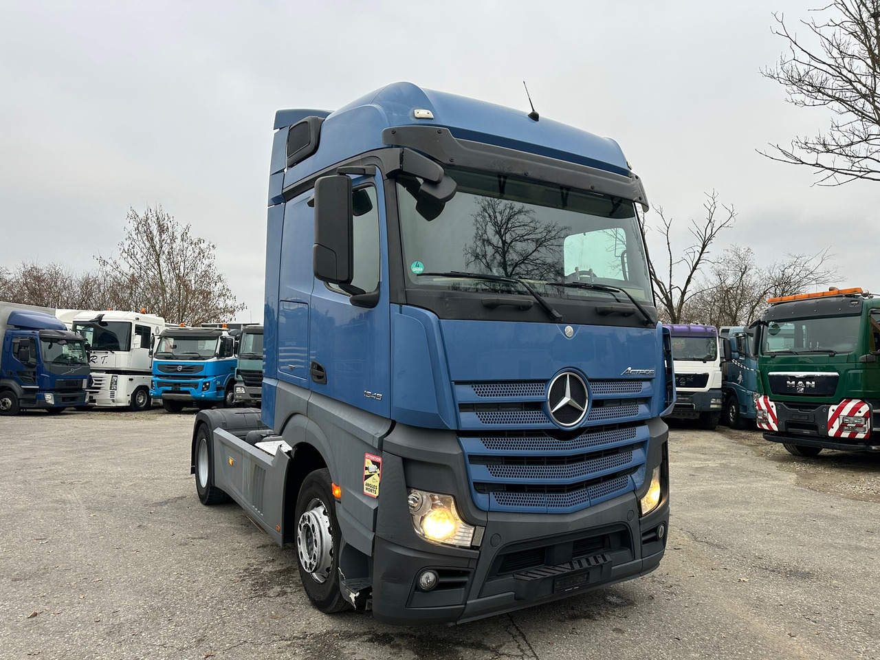 MERCEDES-BENZ Actros 18.45 4x2 - Vilcējs: foto 2 MERCEDES-BENZ Actros 18.45 4x2 - Vilcējs: foto 2