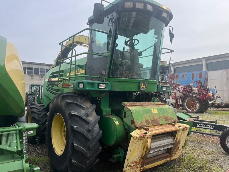 John Deere 7700 - Lopbarības kombains: foto 1 John Deere 7700 - Lopbarības kombains: foto 1