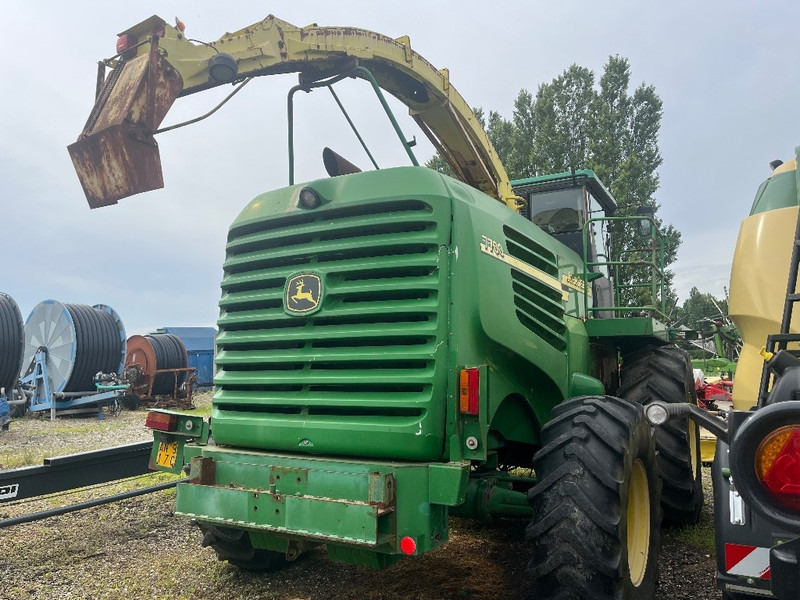 John Deere 7700 - Lopbarības kombains: foto 4 John Deere 7700 - Lopbarības kombains: foto 4