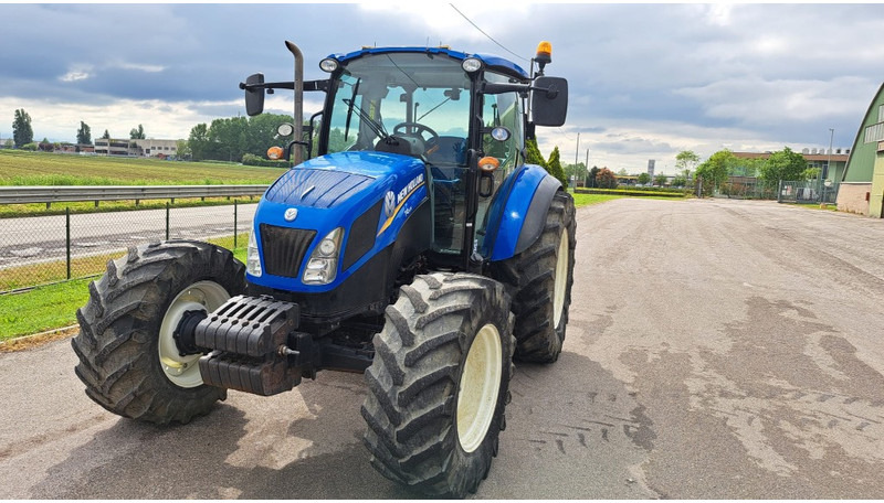 New Holland T 4.105 - Traktors: foto 3 New Holland T 4.105 - Traktors: foto 3