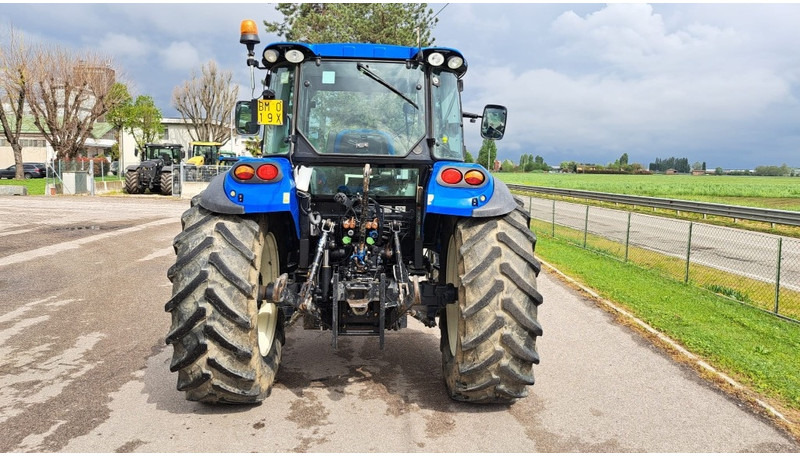 New Holland T 4.105 - Traktors: foto 4 New Holland T 4.105 - Traktors: foto 4