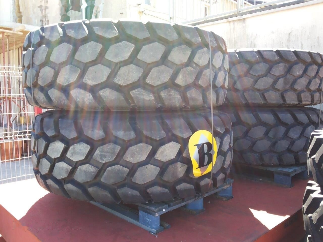 Bridgestone VJT 20.5R25 - Ritenis: foto 2 Bridgestone VJT 20.5R25 - Ritenis: foto 2