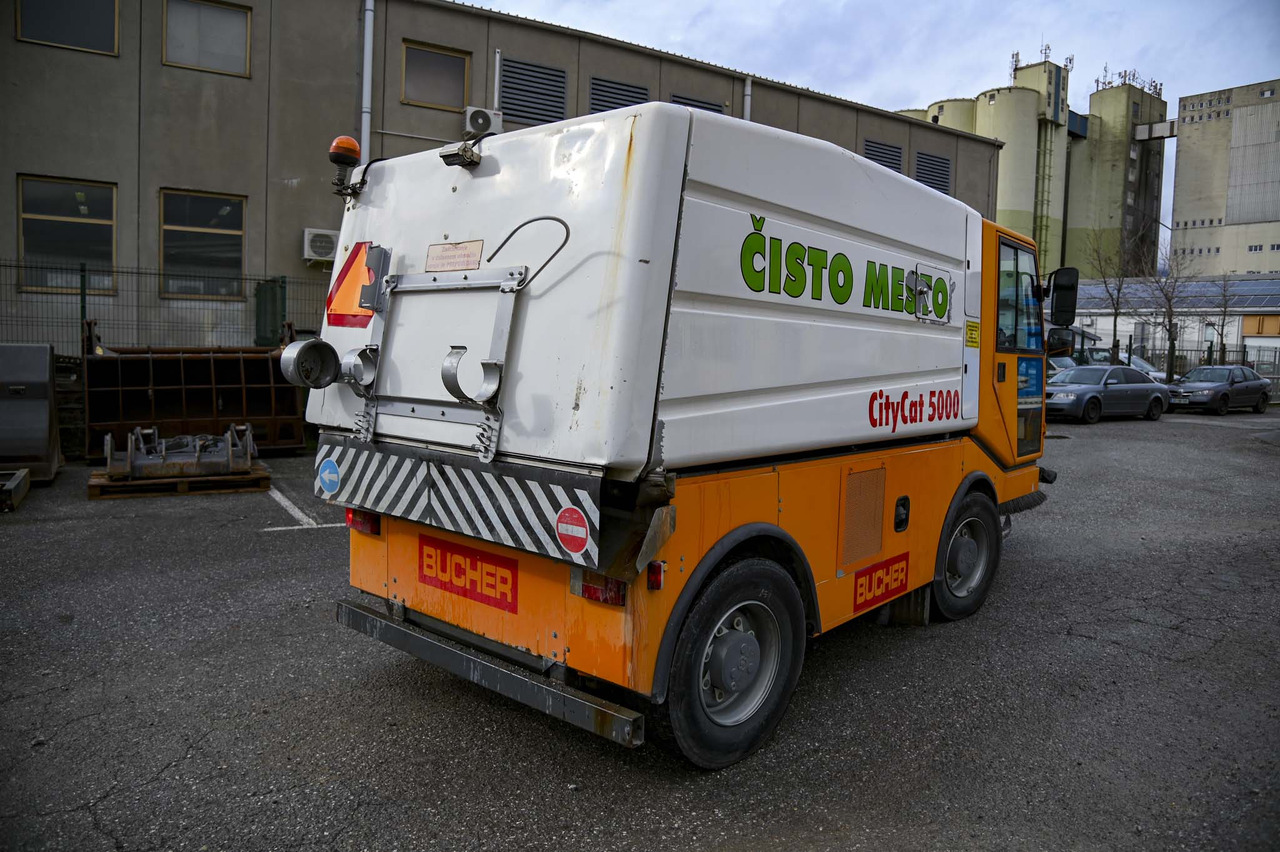 Bucher Schorling CC 5000 City Cat - Ielu tīrīšanas mašīna: foto 4 Bucher Schorling CC 5000 City Cat - Ielu tīrīšanas mašīna: foto 4