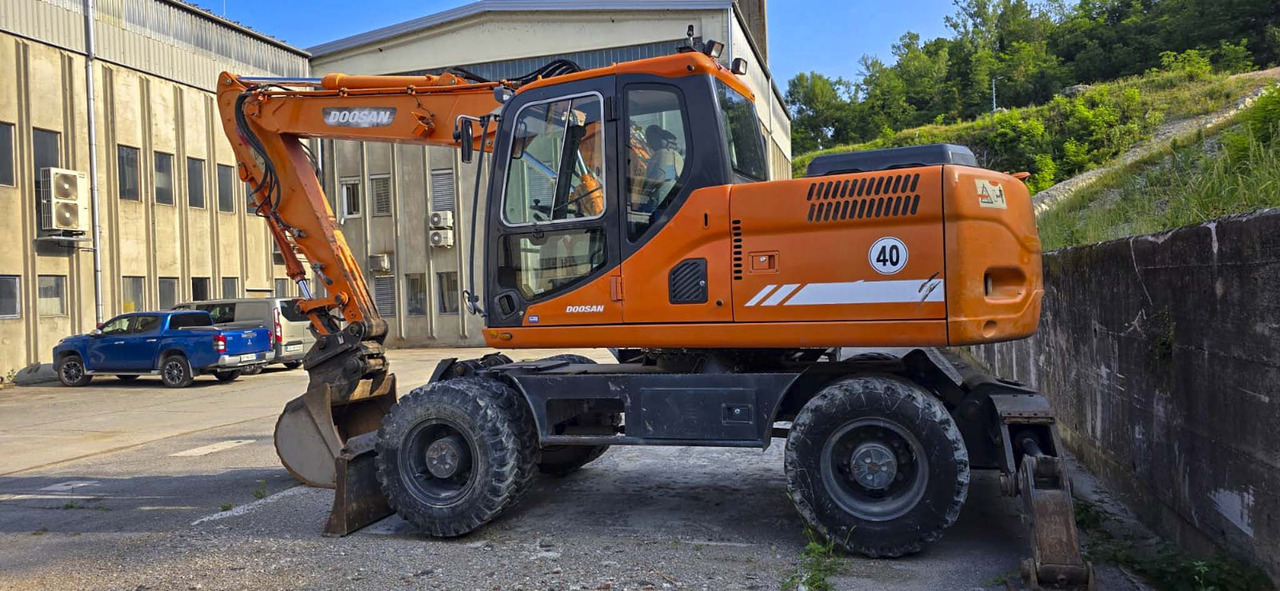 DOOSAN DX160W - Riteņu ekskavators: foto 3 DOOSAN DX160W - Riteņu ekskavators: foto 3