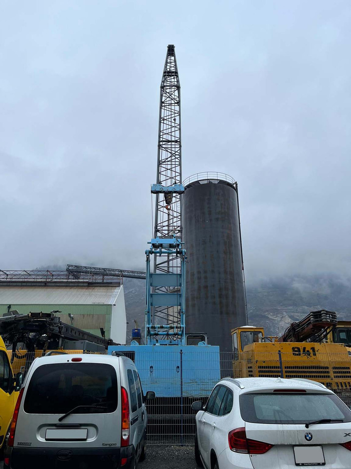 Hitachi KH 180-2 - Kāpurķēžu celtnis: foto 4 Hitachi KH 180-2 - Kāpurķēžu celtnis: foto 4