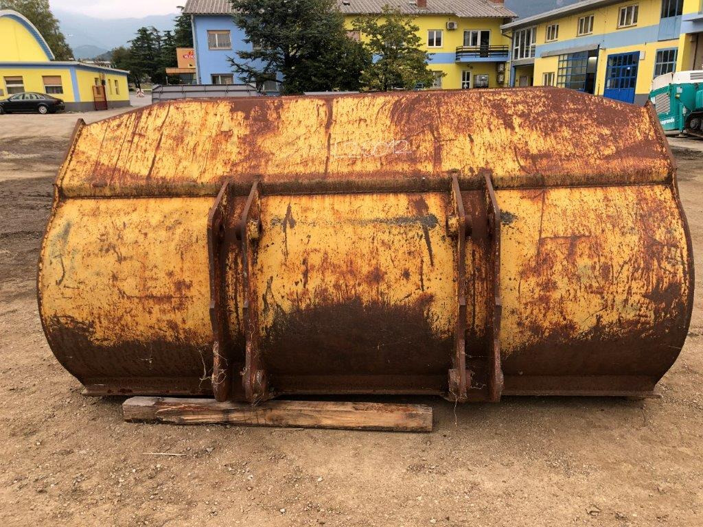 Loader bucket 2350 mm for Volvo BM4600 - Iekrāvēja kauss: foto 4 Loader bucket 2350 mm for Volvo BM4600 - Iekrāvēja kauss: foto 4