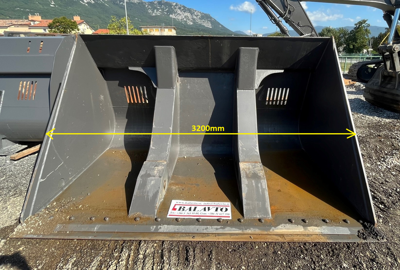 Loader bucket 3200 mm - Iekrāvēja kauss: foto 2 Loader bucket 3200 mm - Iekrāvēja kauss: foto 2