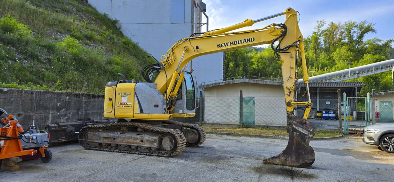 New Holland Kobelco E150B - Kāpurķēžu ekskavators: foto 3 New Holland Kobelco E150B - Kāpurķēžu ekskavators: foto 3