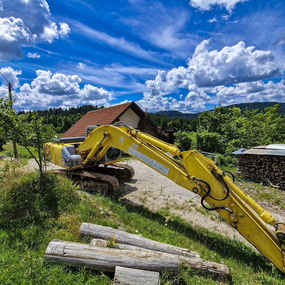 New Holland Kobelco E215 - Kāpurķēžu ekskavators: foto 3 New Holland Kobelco E215 - Kāpurķēžu ekskavators: foto 3