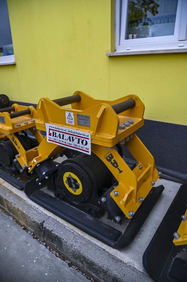 Plate compactor VIBROBAT 06 - Papildaprīkojums - Ekskavators: foto 4 Plate compactor VIBROBAT 06 - Papildaprīkojums - Ekskavators: foto 4
