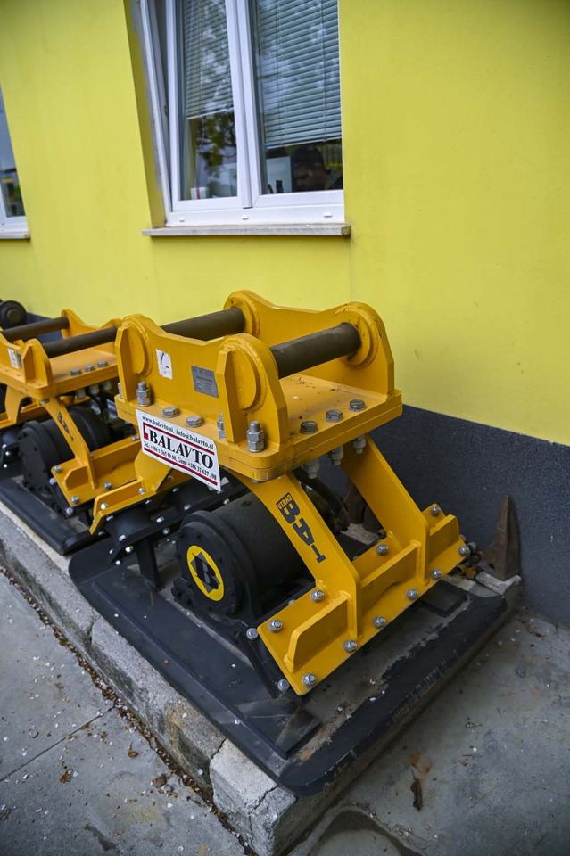 Plate compactor VIBROBAT 08 - Papildaprīkojums - Ekskavators: foto 4 Plate compactor VIBROBAT 08 - Papildaprīkojums - Ekskavators: foto 4