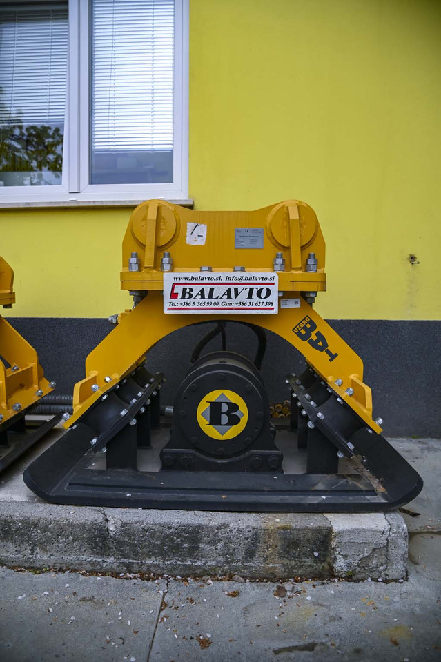 Plate compactor VIBROBAT 08 - Papildaprīkojums - Ekskavators: foto 2 Plate compactor VIBROBAT 08 - Papildaprīkojums - Ekskavators: foto 2