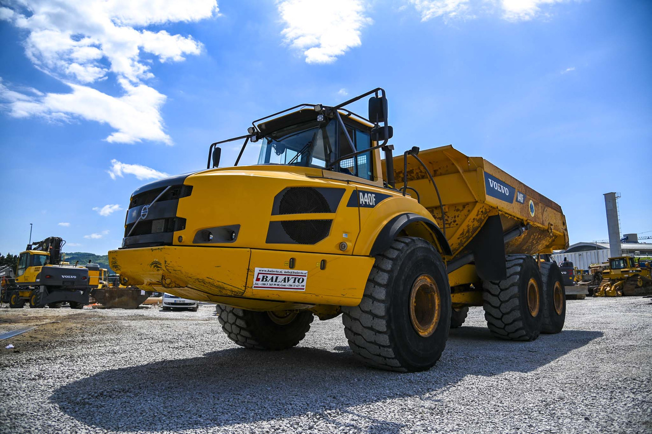 VOLVO A40F - Artikulētias pašizgāzējs: foto 1 VOLVO A40F - Artikulētias pašizgāzējs: foto 1