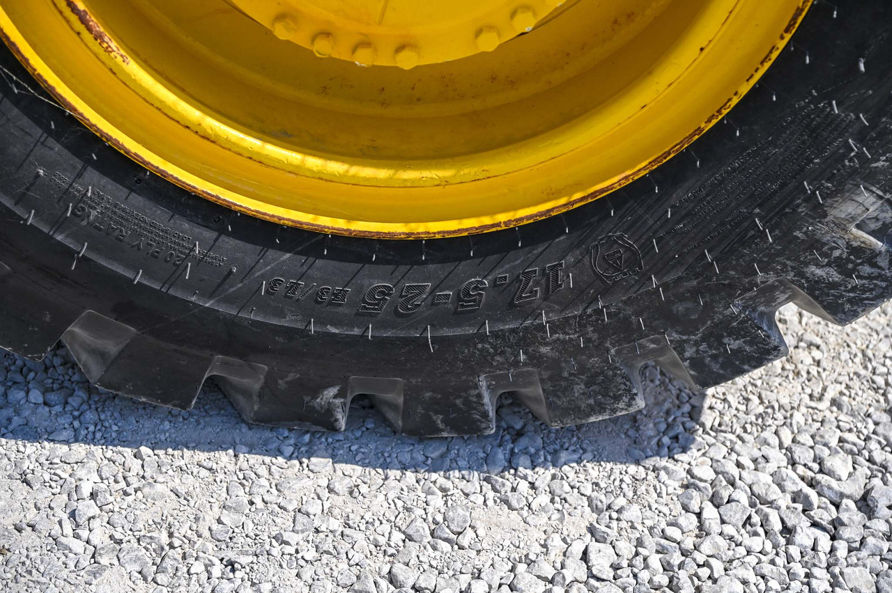 Riteņu iekrāvējs VOLVO BM4300: foto 21