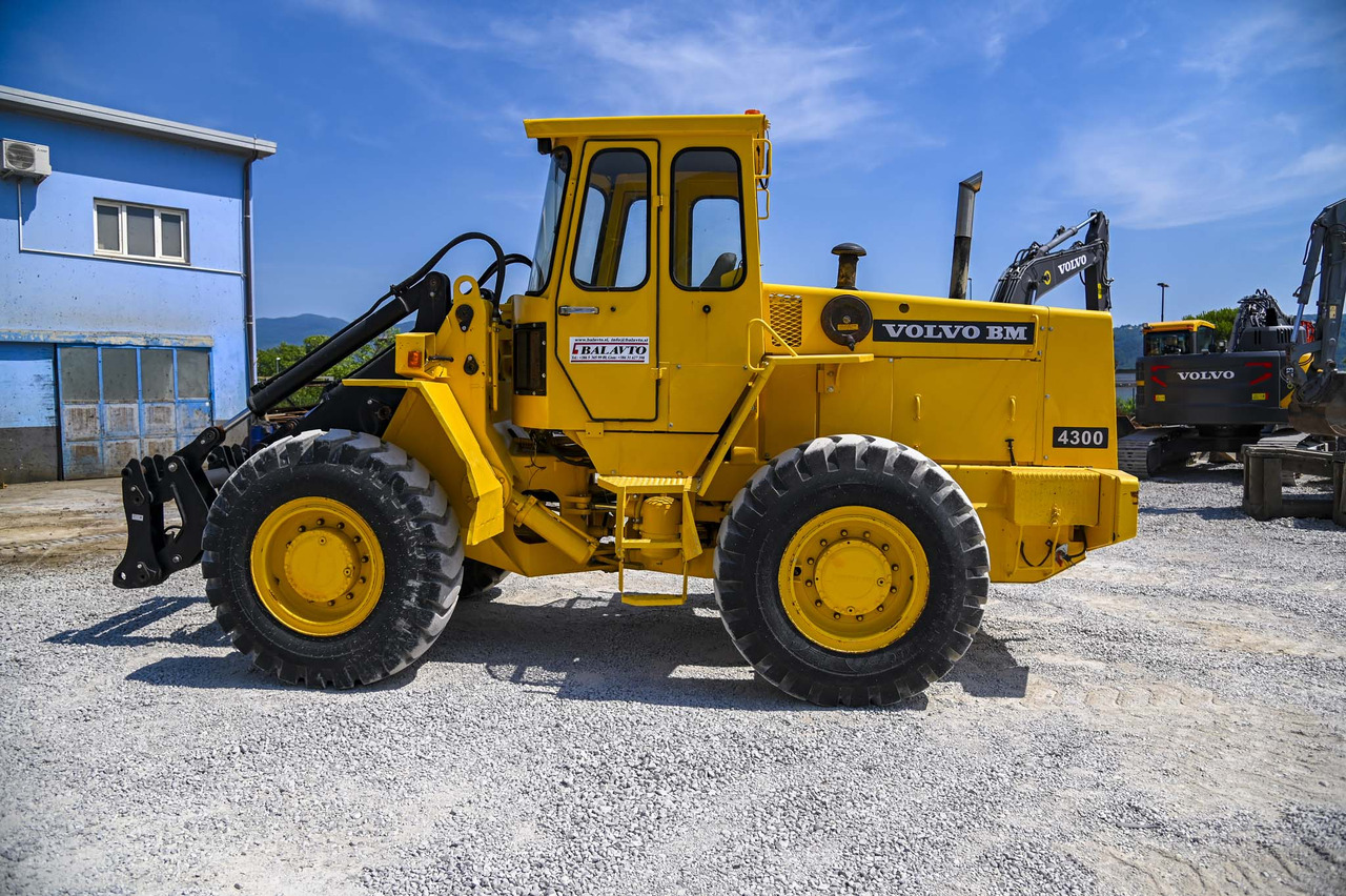 VOLVO BM4300 - Riteņu iekrāvējs: foto 4 VOLVO BM4300 - Riteņu iekrāvējs: foto 4