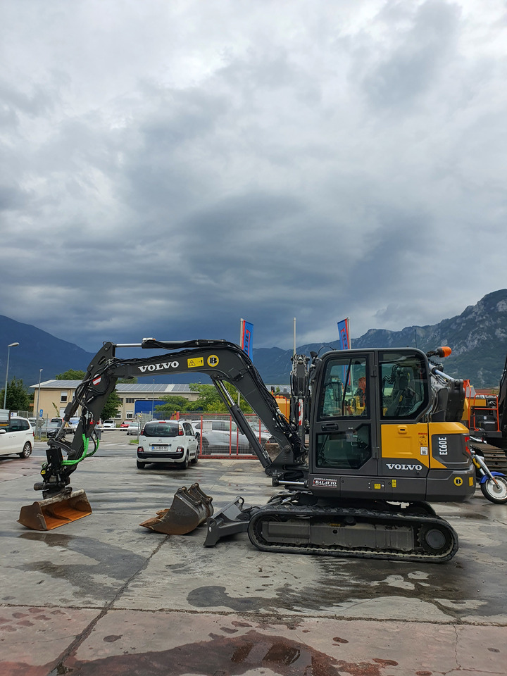 VOLVO EC60E - Mini-ekskavators: foto 2 VOLVO EC60E - Mini-ekskavators: foto 2