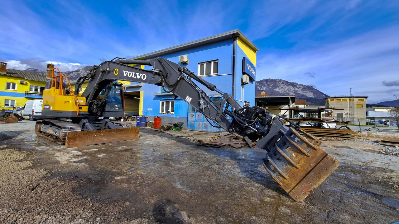 VOLVO ECR235EL - Kāpurķēžu ekskavators: foto 3 VOLVO ECR235EL - Kāpurķēžu ekskavators: foto 3
