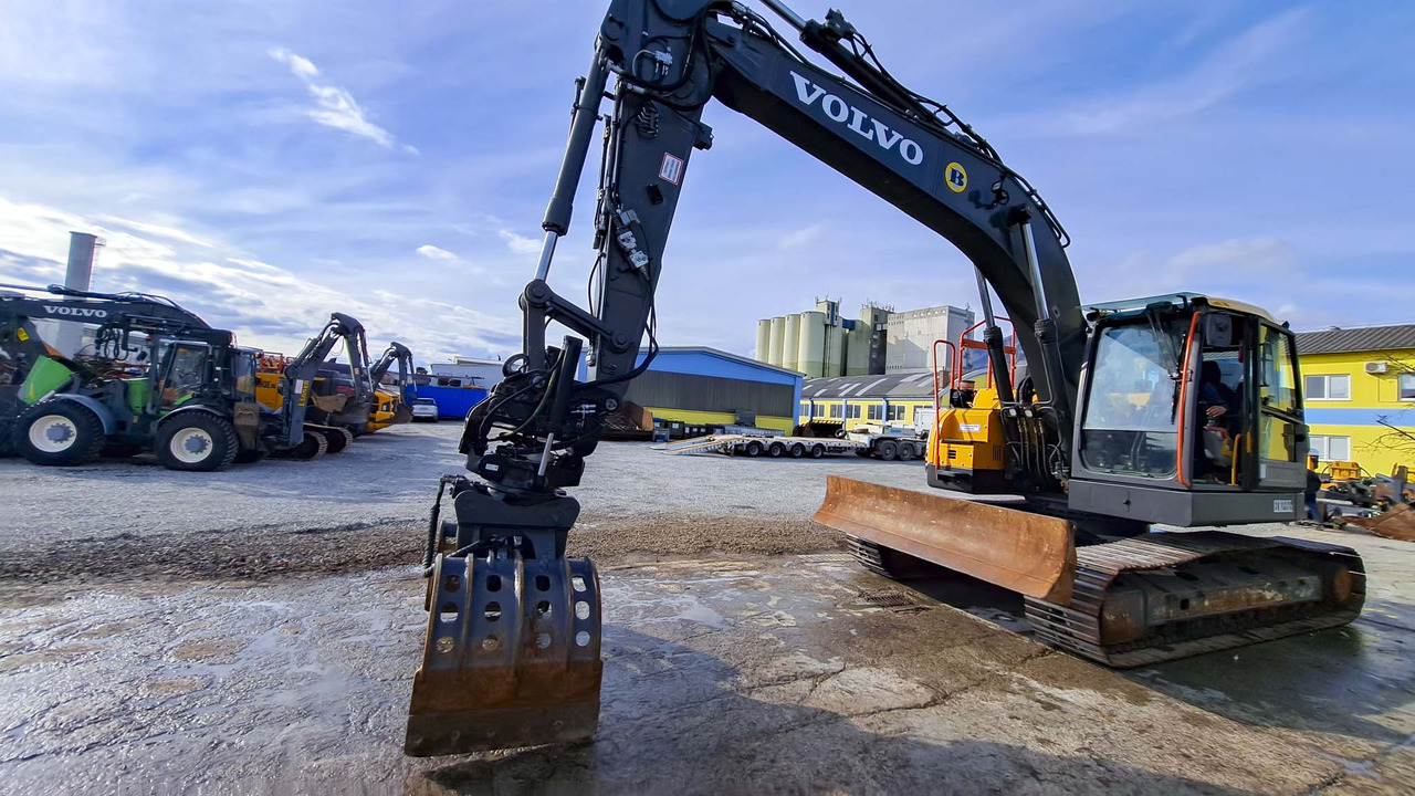 VOLVO ECR235EL - Kāpurķēžu ekskavators: foto 1 VOLVO ECR235EL - Kāpurķēžu ekskavators: foto 1