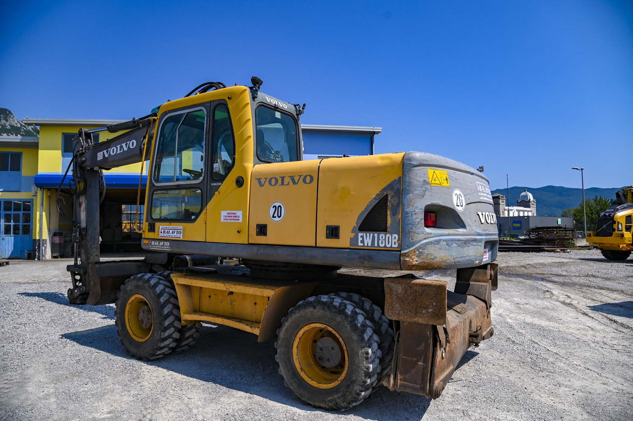 VOLVO EW180B - Riteņu ekskavators: foto 4 VOLVO EW180B - Riteņu ekskavators: foto 4