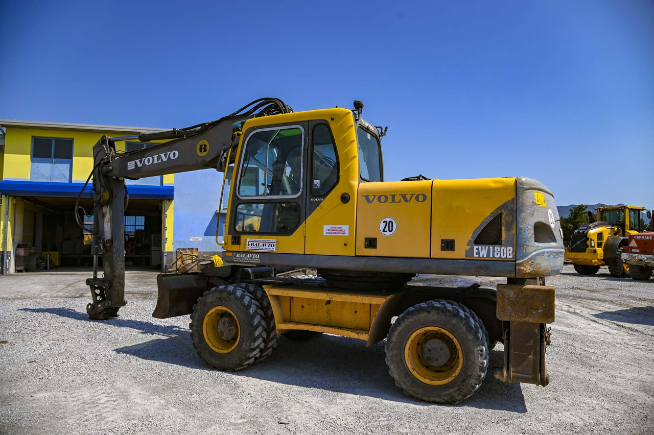 VOLVO EW180B - Riteņu ekskavators: foto 3 VOLVO EW180B - Riteņu ekskavators: foto 3