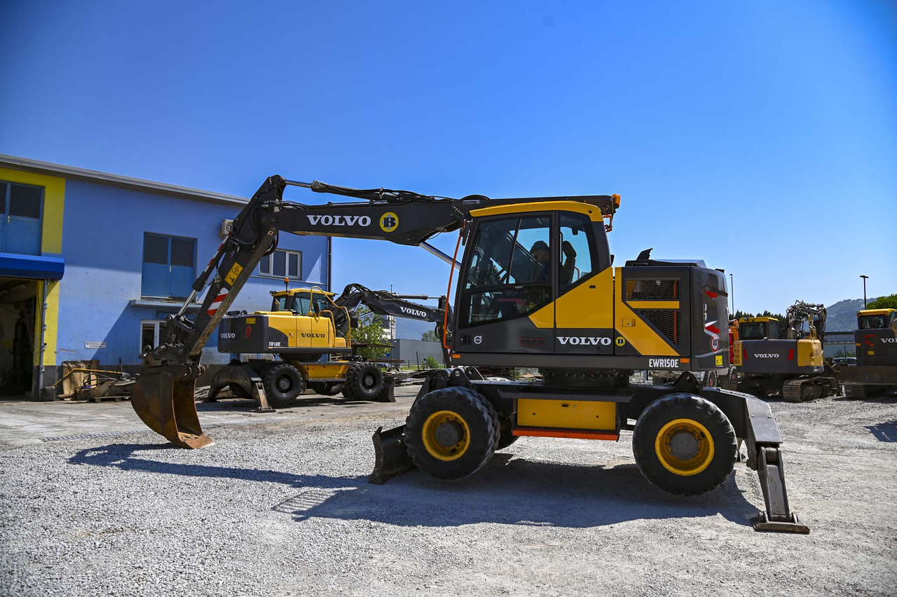 VOLVO EWR150E - Riteņu ekskavators: foto 3 VOLVO EWR150E - Riteņu ekskavators: foto 3