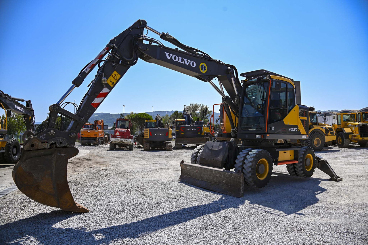 VOLVO EWR150E - Riteņu ekskavators: foto 2 VOLVO EWR150E - Riteņu ekskavators: foto 2