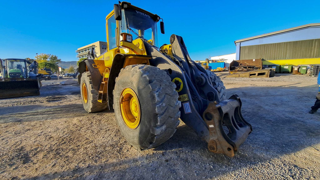 VOLVO L120E - Riteņu iekrāvējs: foto 3 VOLVO L120E - Riteņu iekrāvējs: foto 3