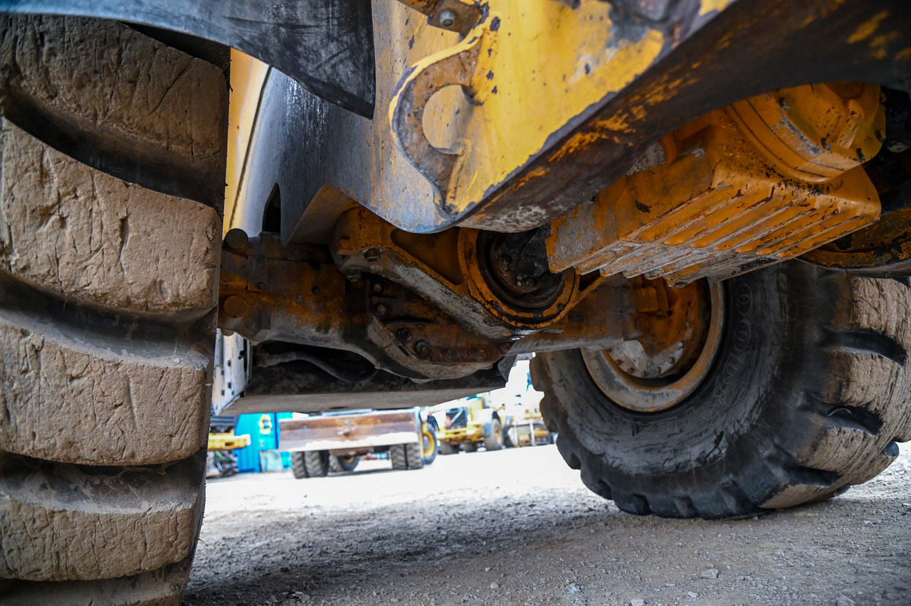 Riteņu iekrāvējs VOLVO L180G: foto 34