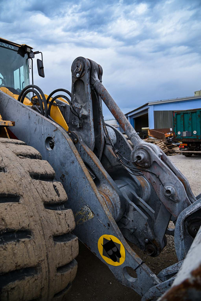 Riteņu iekrāvējs VOLVO L180G: foto 18