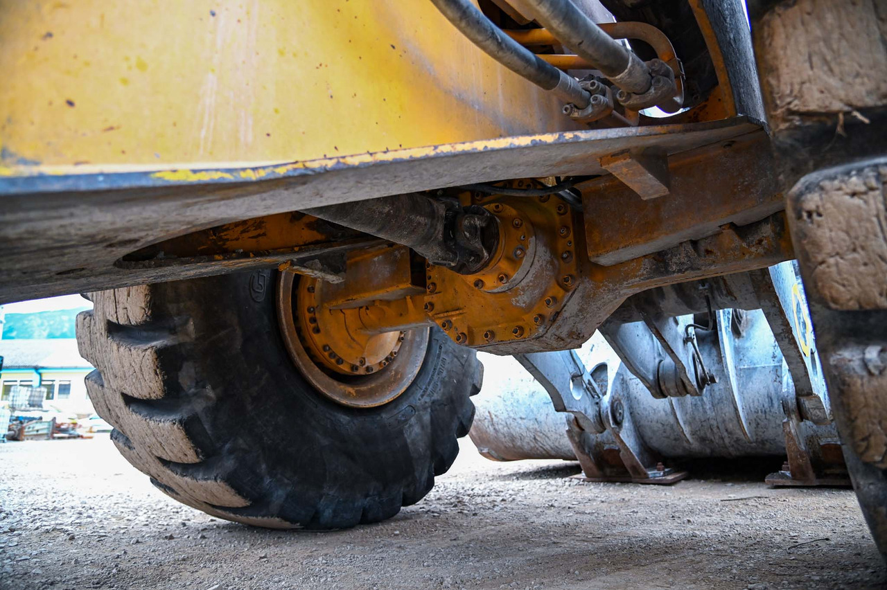 Riteņu iekrāvējs VOLVO L180G: foto 35