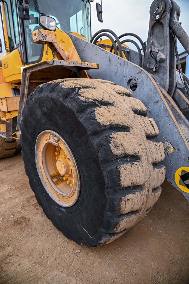 Riteņu iekrāvējs VOLVO L180G: foto 24