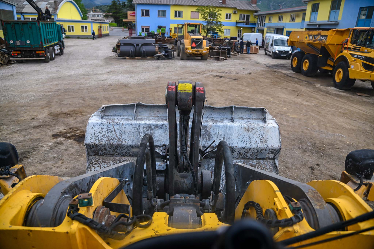 Riteņu iekrāvējs VOLVO L180G: foto 19