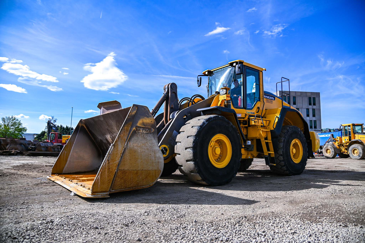 VOLVO L180H - Riteņu iekrāvējs: foto 1 VOLVO L180H - Riteņu iekrāvējs: foto 1