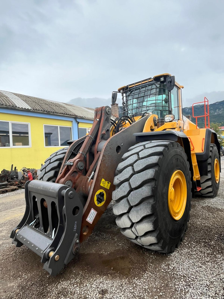 VOLVO L220H - Riteņu iekrāvējs: foto 2 VOLVO L220H - Riteņu iekrāvējs: foto 2