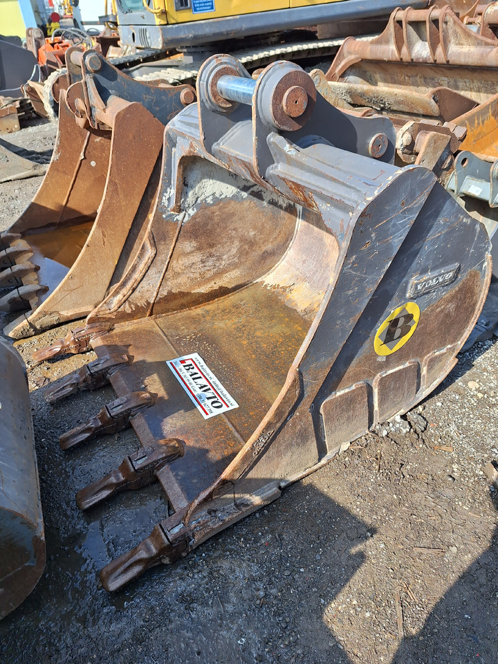 VOLVO digging bucket 1100 mm - Ekskavatora kauss: foto 4 VOLVO digging bucket 1100 mm - Ekskavatora kauss: foto 4