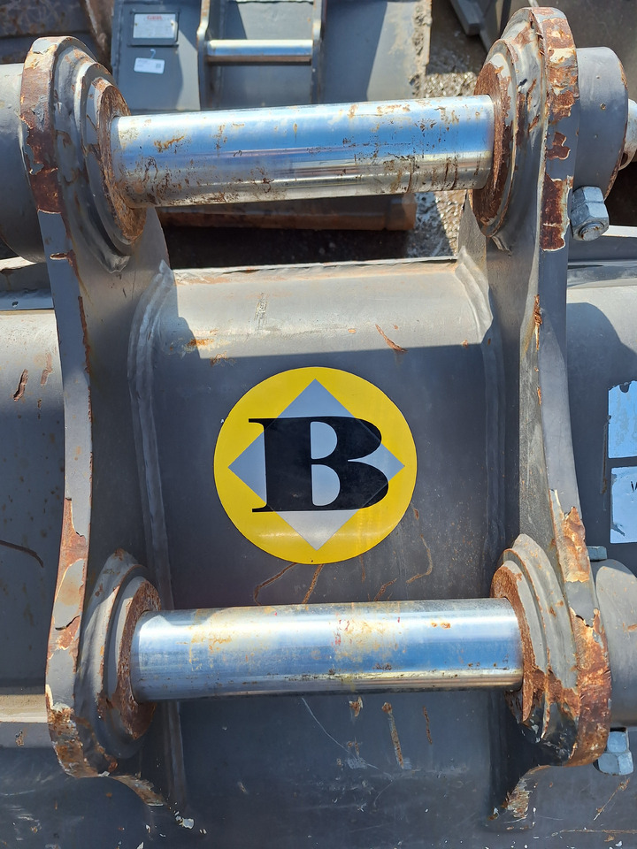 VOLVO digging bucket 1100 mm - Ekskavatora kauss: foto 3 VOLVO digging bucket 1100 mm - Ekskavatora kauss: foto 3