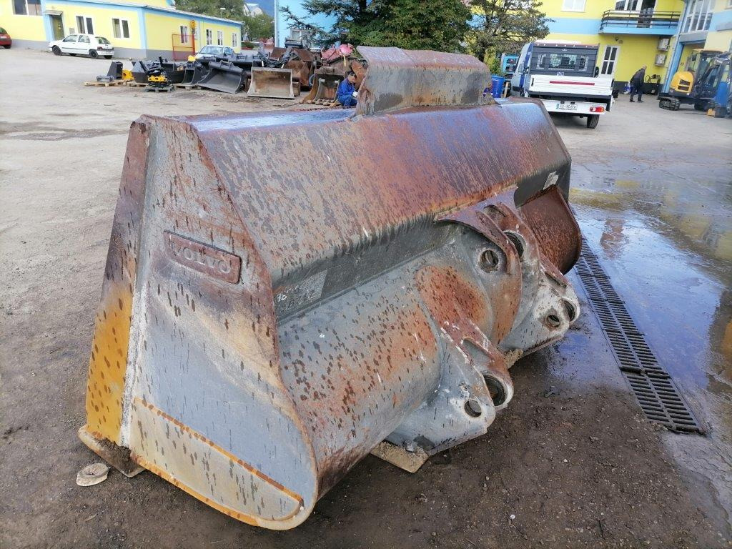 VOLVO loader bucket 2800 mm - Iekrāvēja kauss - Riteņu iekrāvējs: foto 5 VOLVO loader bucket 2800 mm - Iekrāvēja kauss - Riteņu iekrāvējs: foto 5